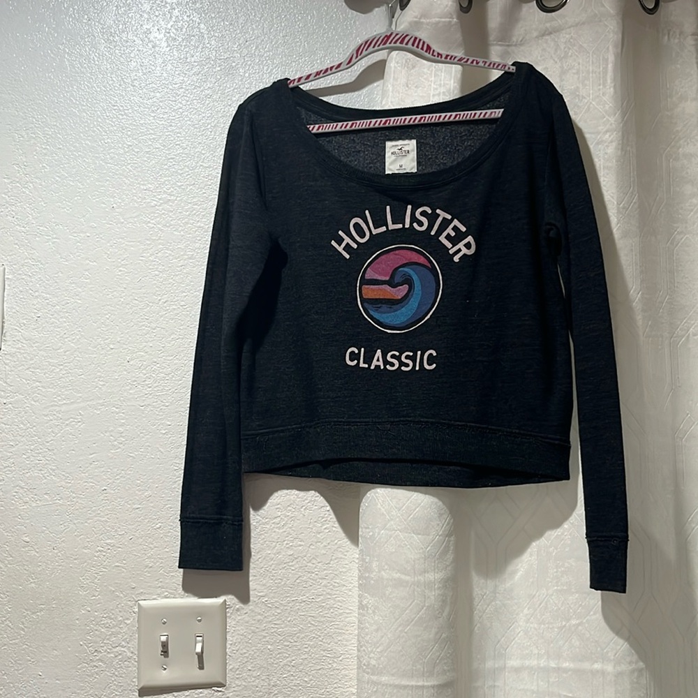 Hollister sweater size Medium